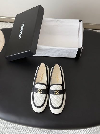 CC Quilted Logo Loafers White Leather 914189