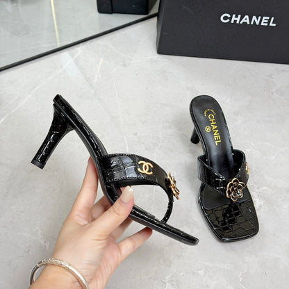 CC 26A Camellia Double C Thong Sandals 8.5CM Black Stone-Grain Cowhide 938251