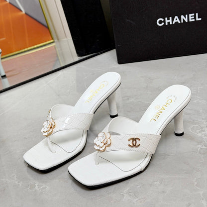 CC 26A Camellia Double C Thong Sandals 8.5CM White Stone-Grain Cowhide 938250