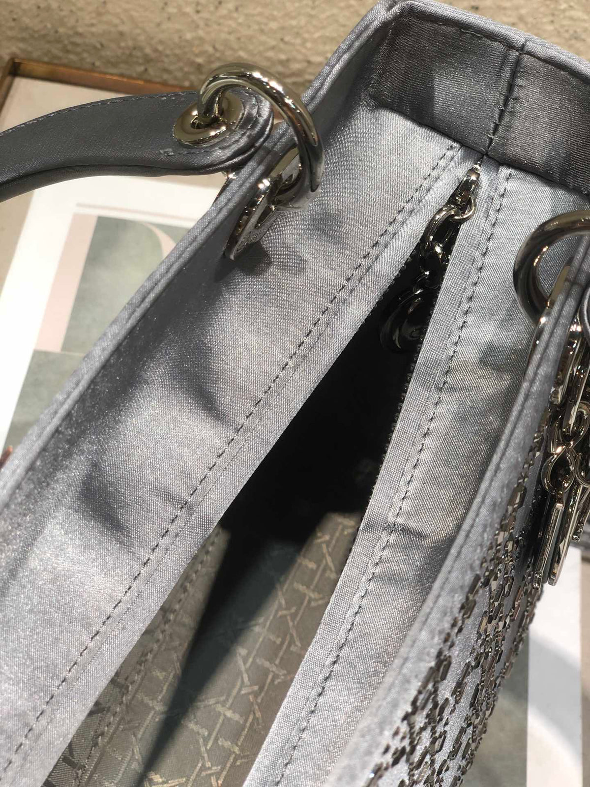 LADY 24 HANDBAG EMBOSSED DIAMOND IN GREY CALFSKIN