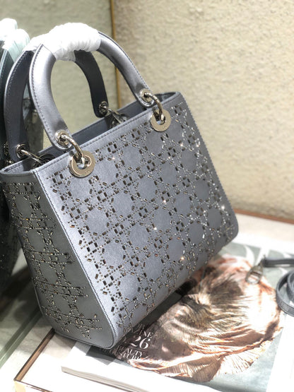 LADY 24 HANDBAG EMBOSSED DIAMOND IN GREY CALFSKIN