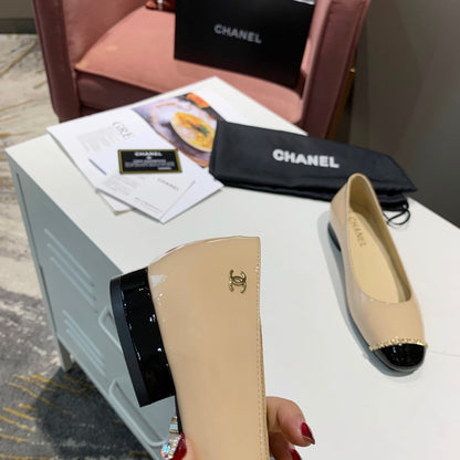 CC 26s Ballet Flat Black Beige Patent Leather 868440