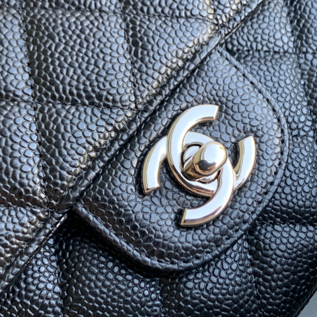 MEDIUM FLAP BAG 25CM BLACK CAVIAR SILVER HARDWARE