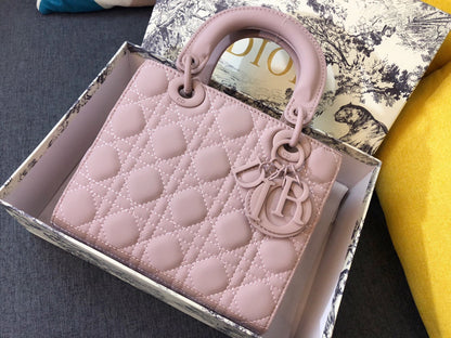 MEDIUM LADY 20 BAG IN LIGHT PINK CALFSKIN