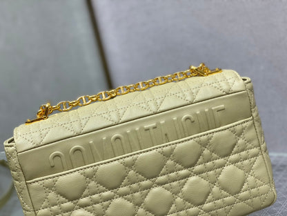 medium caro 25.5 light yellow calfskin