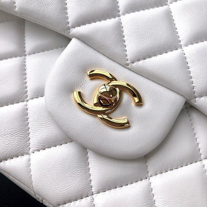flap bag jumbo 30cm white lambskin gold hardware
