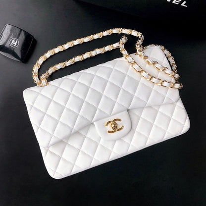 flap bag jumbo 30cm white lambskin gold hardware