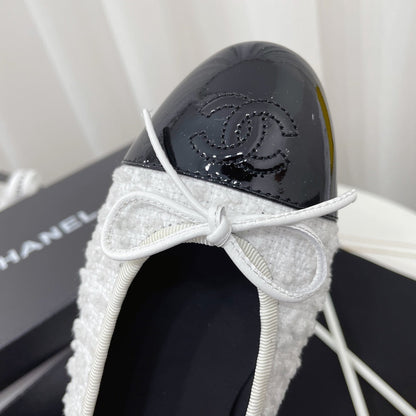 CC 26s Balletr Flat Black White Tweed Leather 944423