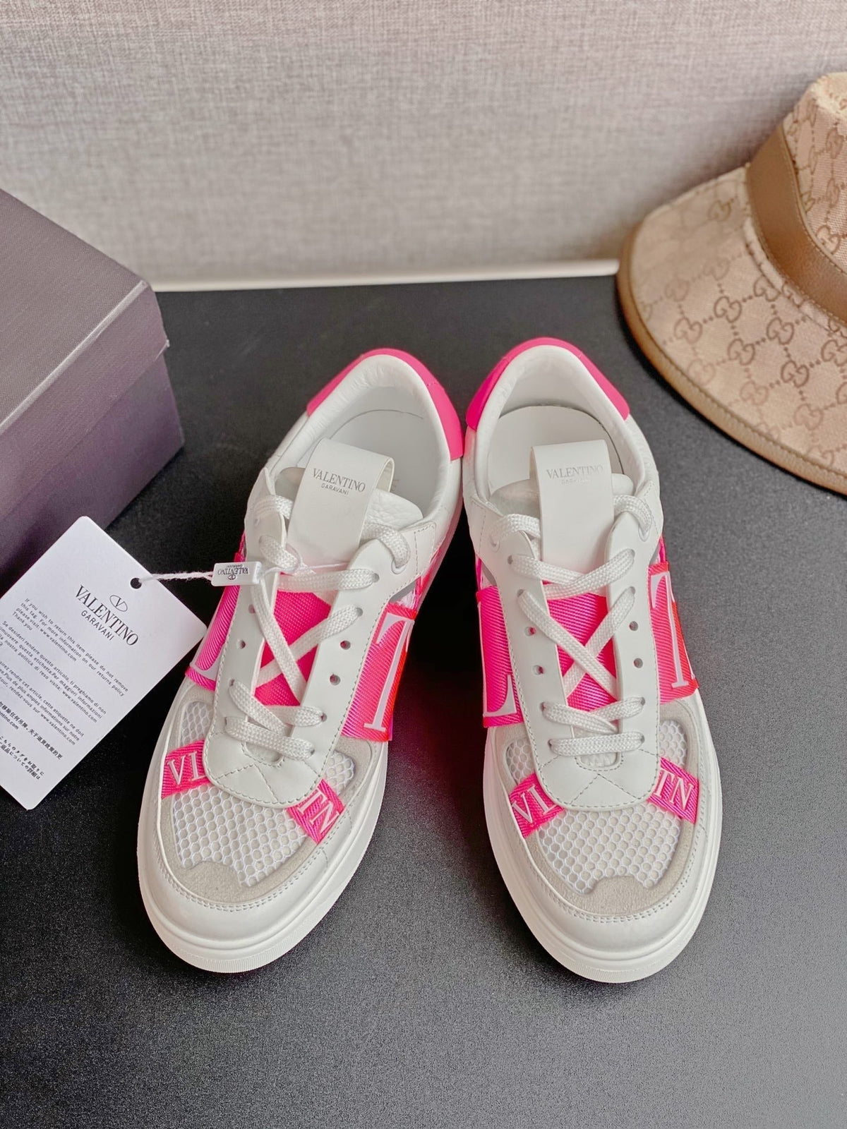 VT VL7N Sneaker White Pink Calfskin 349042