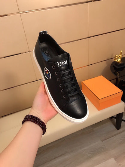 CD B23 LOW-TOP CIRCLE ICON SNEAKER BLACK CALFSKIN