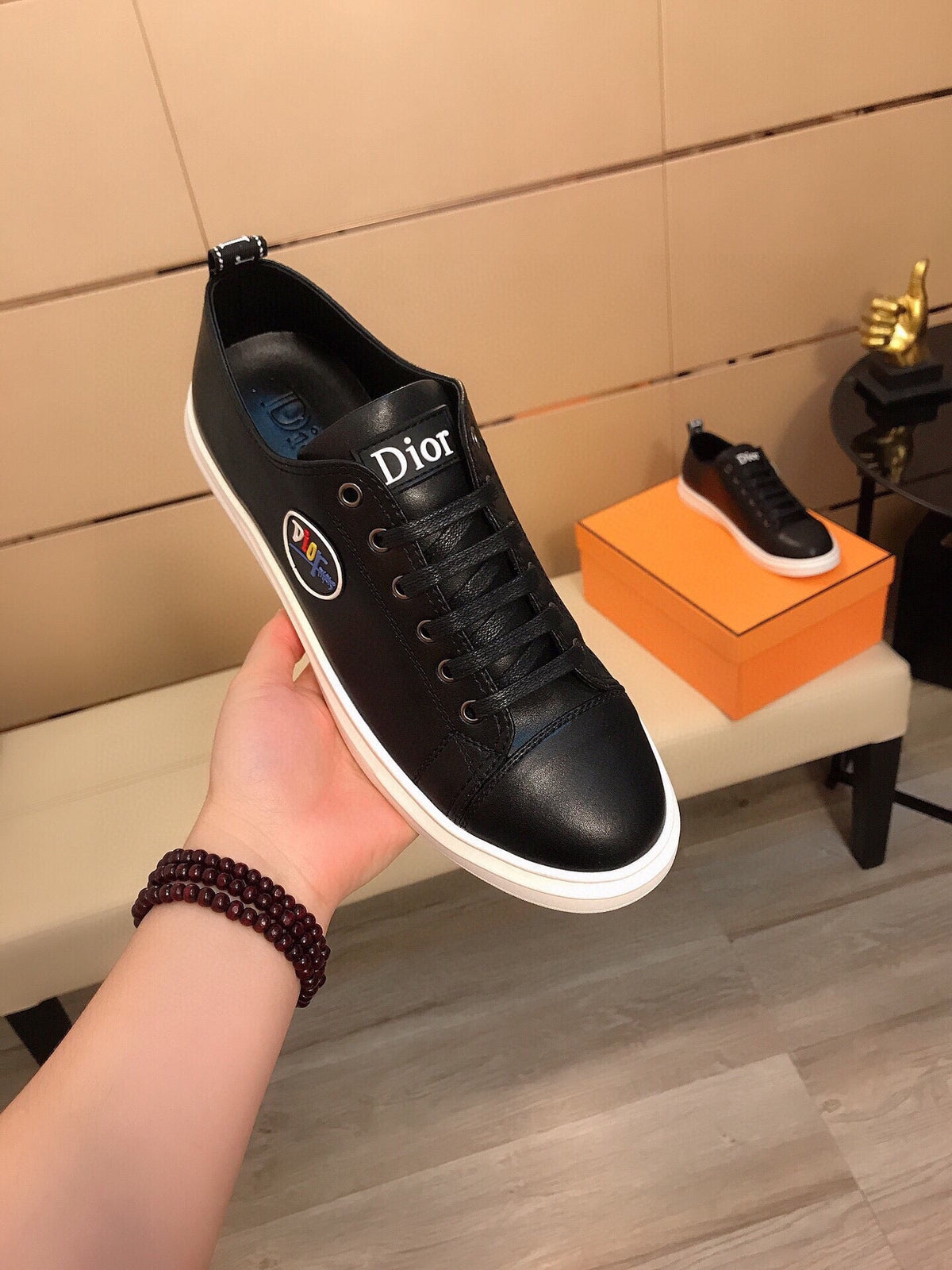 CD B23 LOW-TOP CIRCLE ICON SNEAKER BLACK CALFSKIN