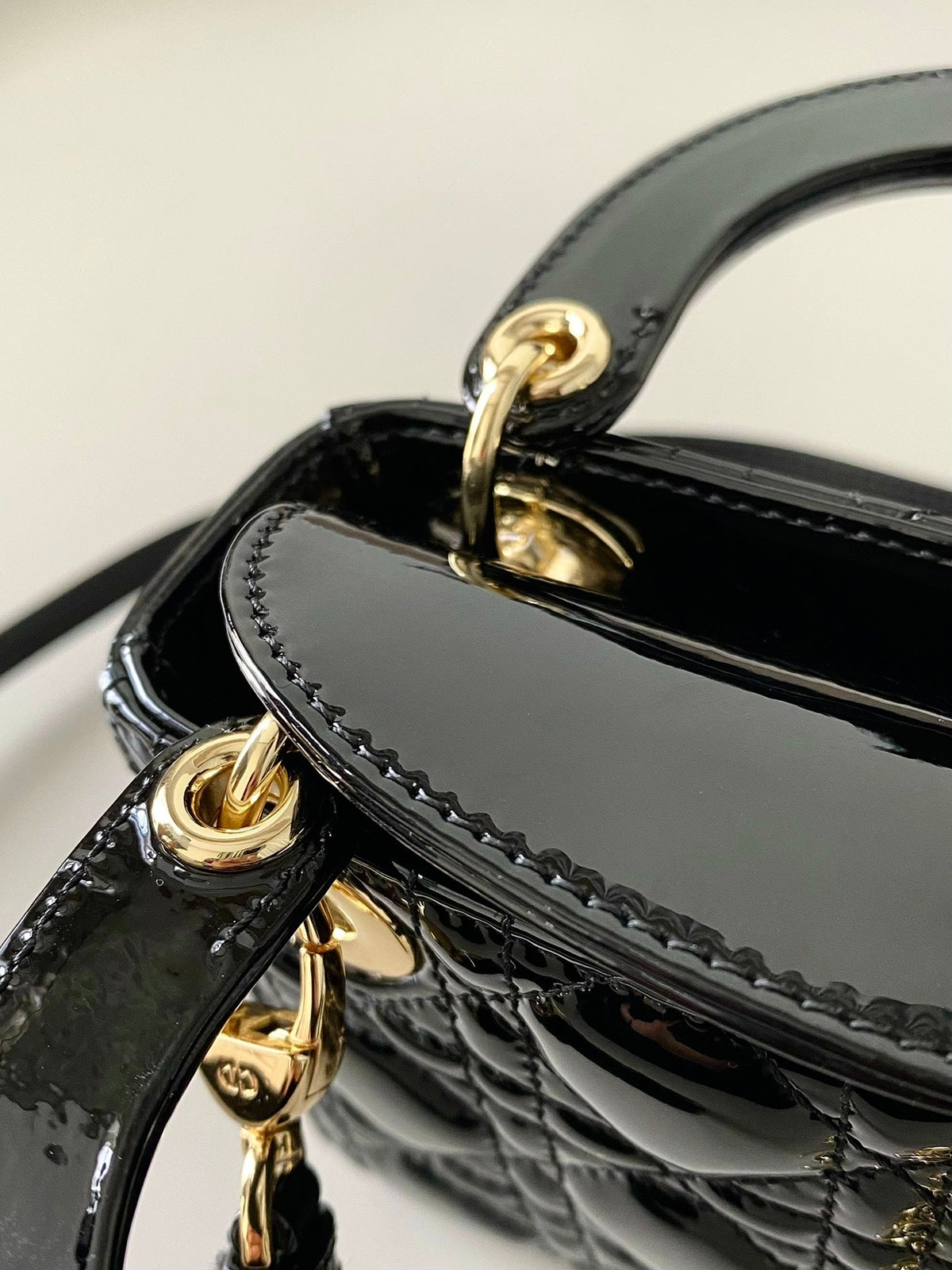 micro lady 12 black patent caslfskin