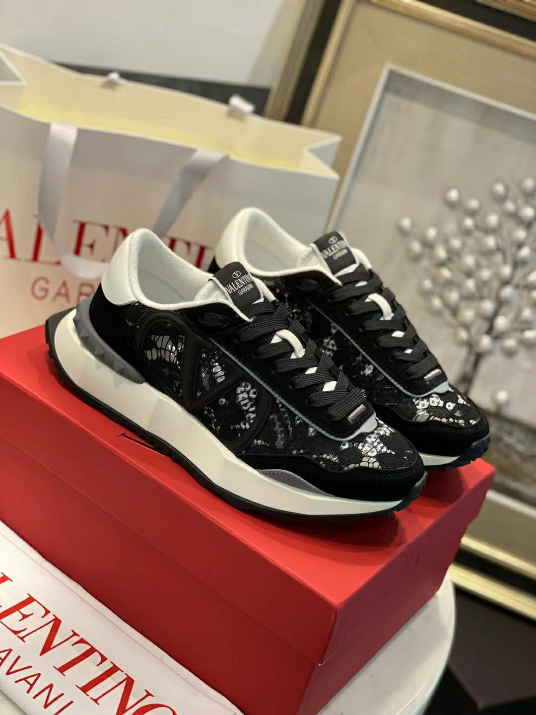 Lace And Mesh Lacerunner Sneaker In Black Mix White 994617