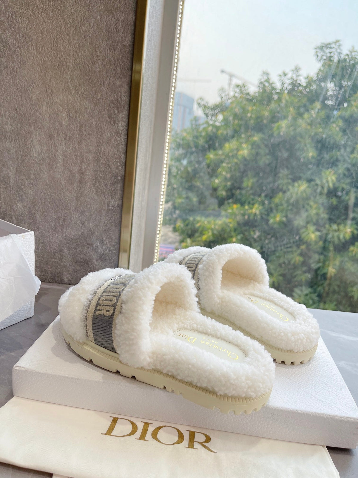 CD 25 Flat Slippers White Gray Wool 395564