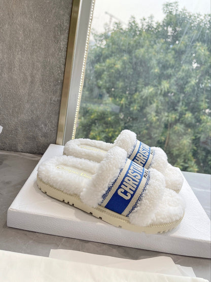 CD 25 Flat Slippers White Blue Wool 395569