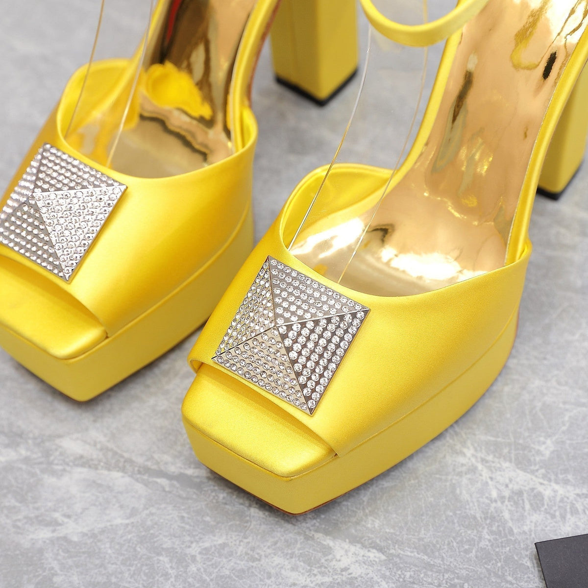 Open Toe Pump With One Stud Diamond Patent Yellow Leather 130MM