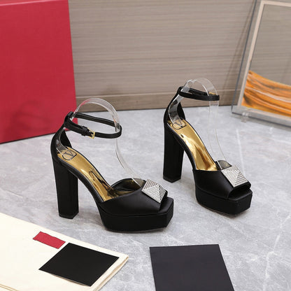 Open Toe Pump With One Stud Diamond Patent Black Leather 130MM