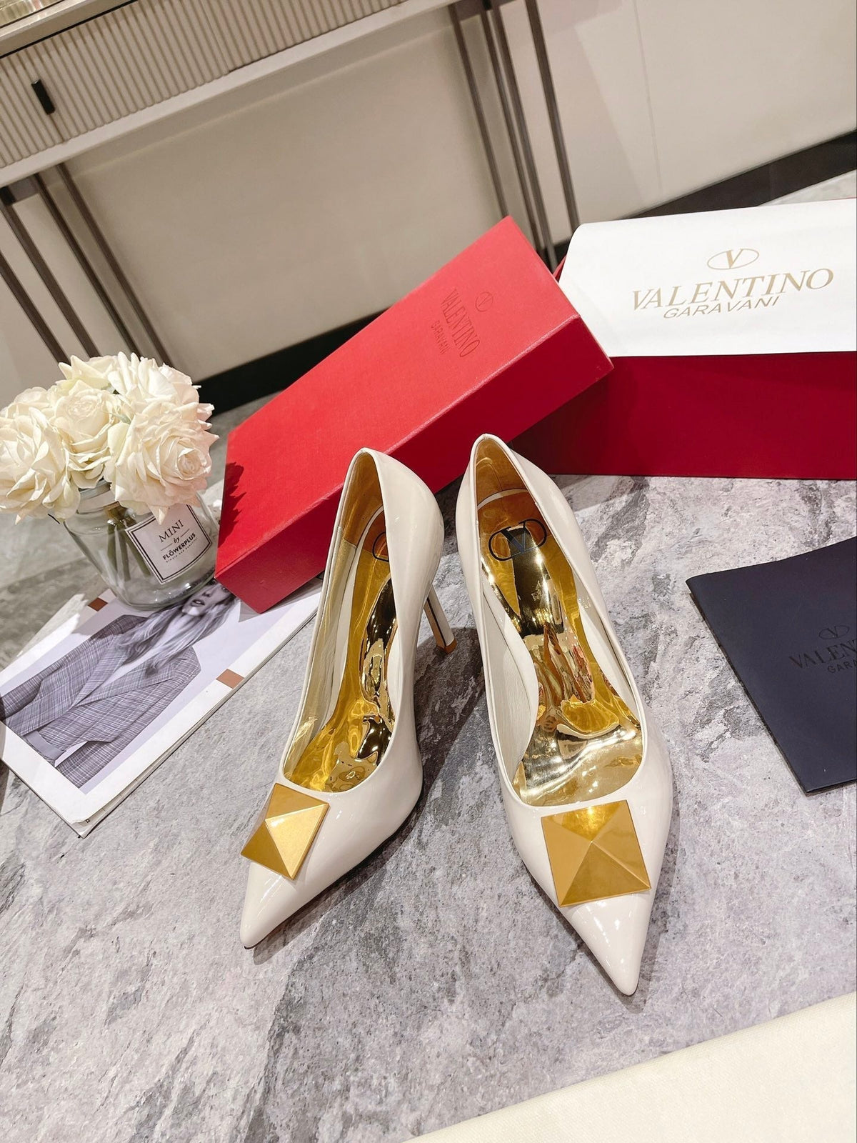 VT 25 Toe Pumps White Patent Leather