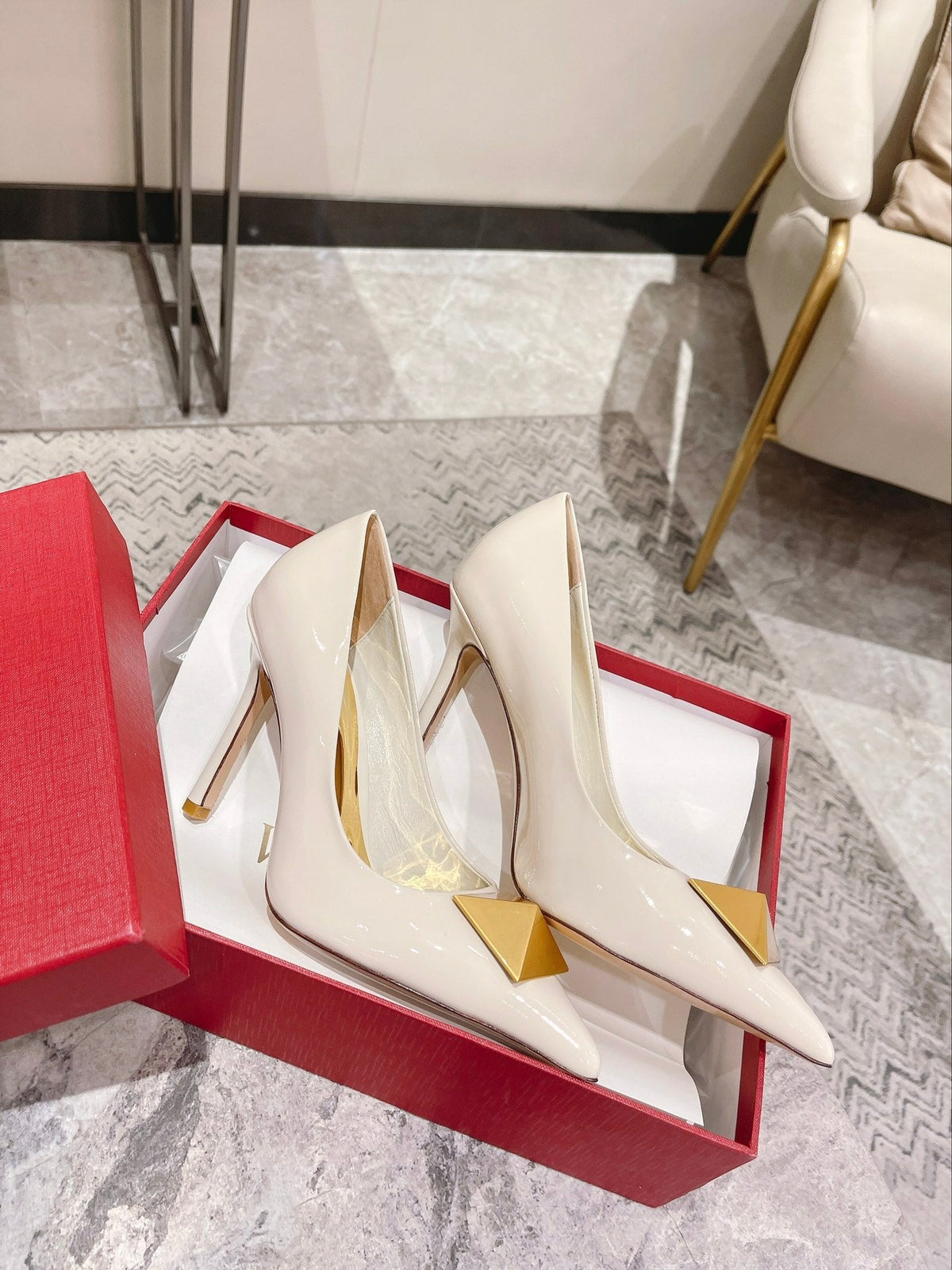 VT 25 Toe Pumps White Patent Leather