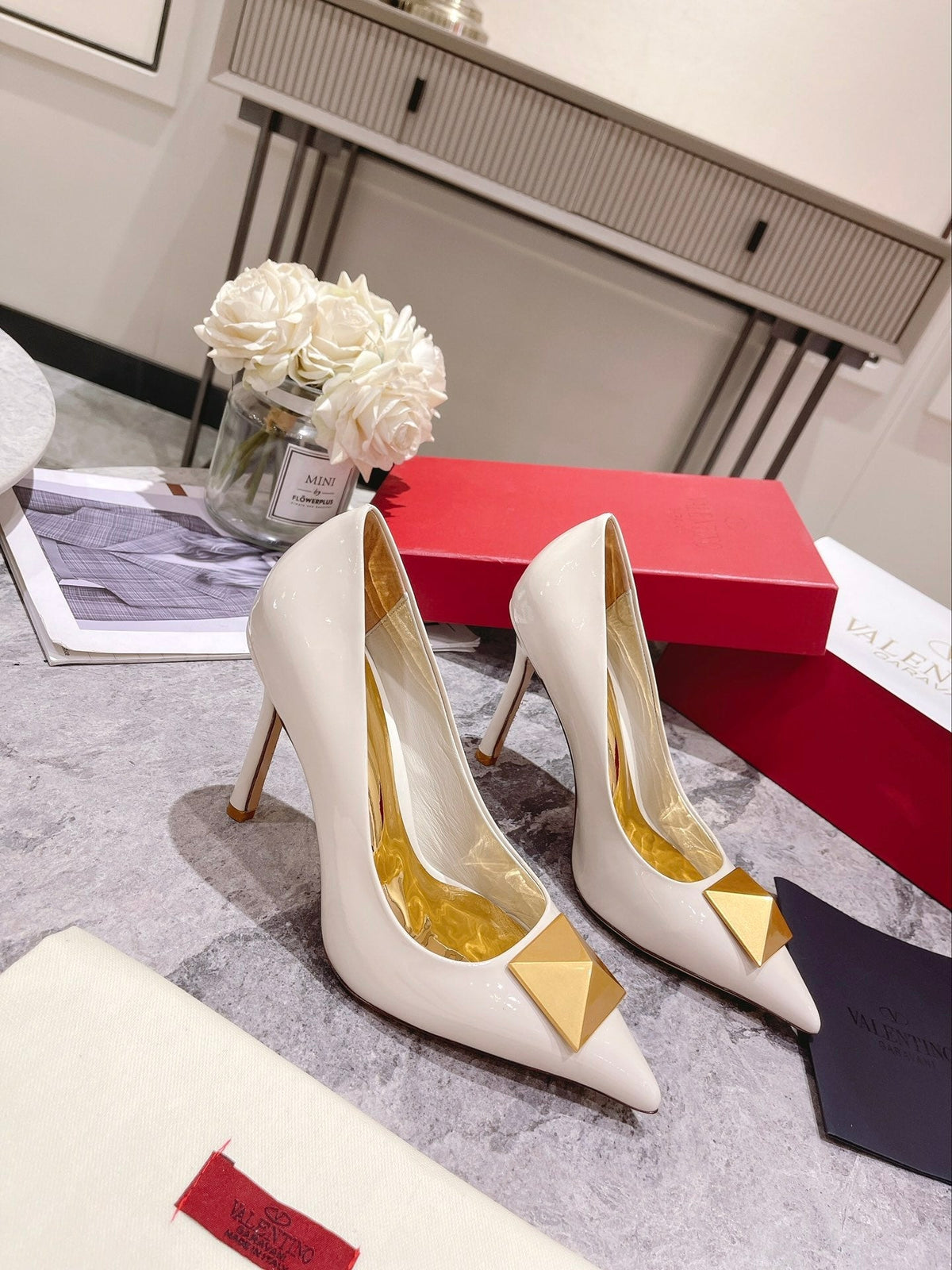 VT 25 Toe Pumps White Patent Leather