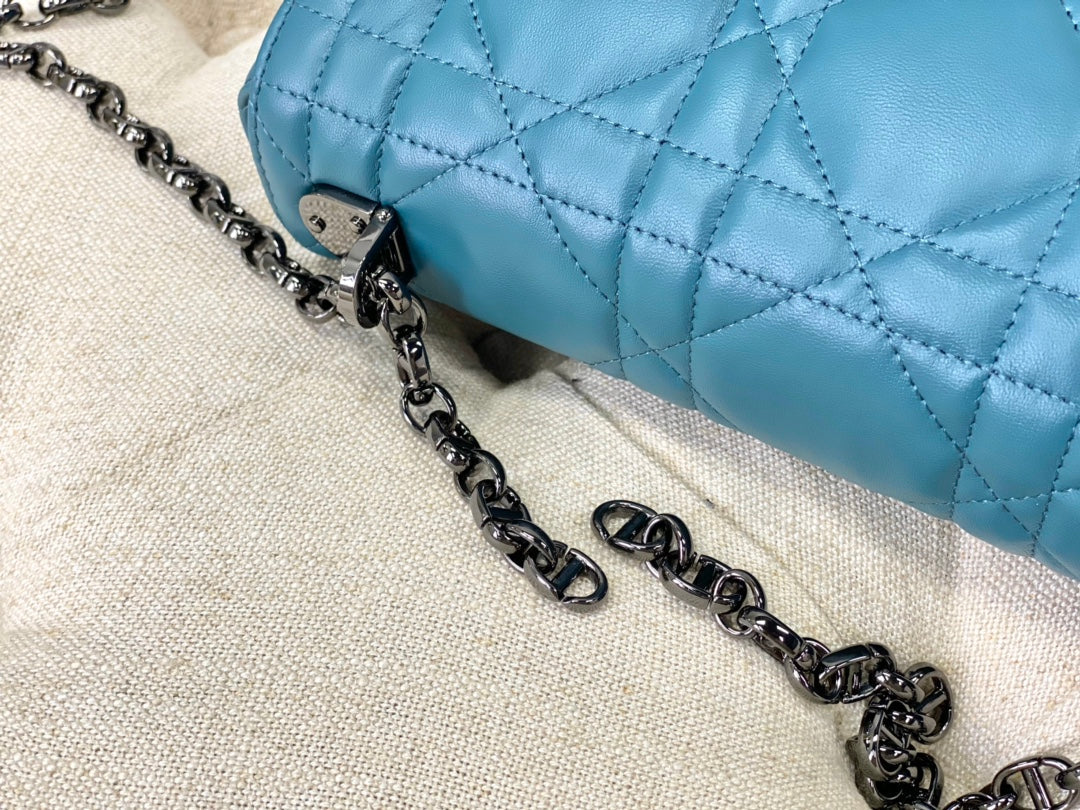 medium caro 25.5 azure blue black hardware