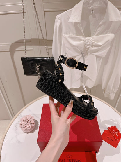 VT Rockstud Platform Sandals 65mm Black Espadrilles Calfskin 521309
