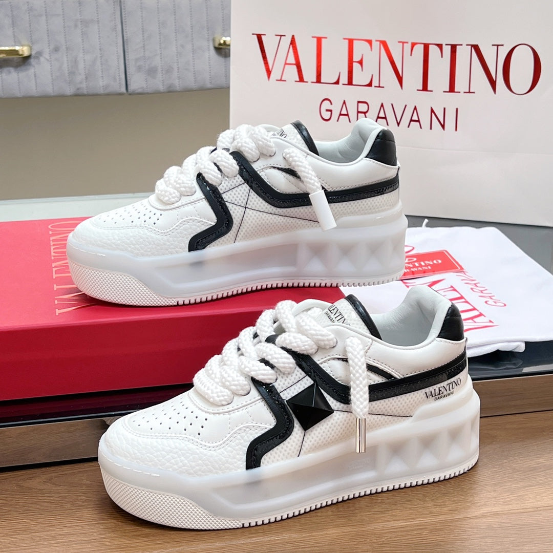 VT 2025 Garavani Sneakers White Black Cowhide Fabric 546992