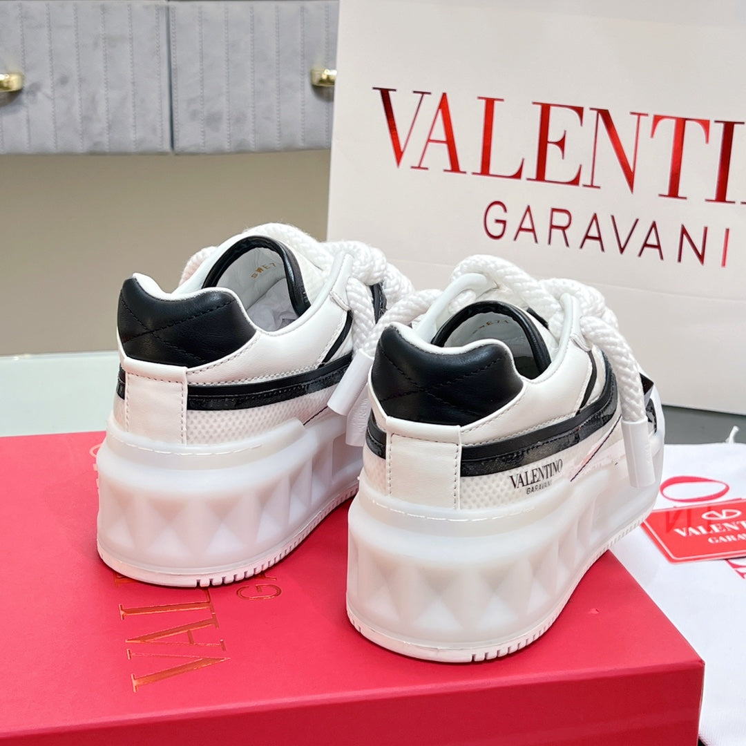 VT 2025 Garavani Sneakers White Black Cowhide Fabric 546992