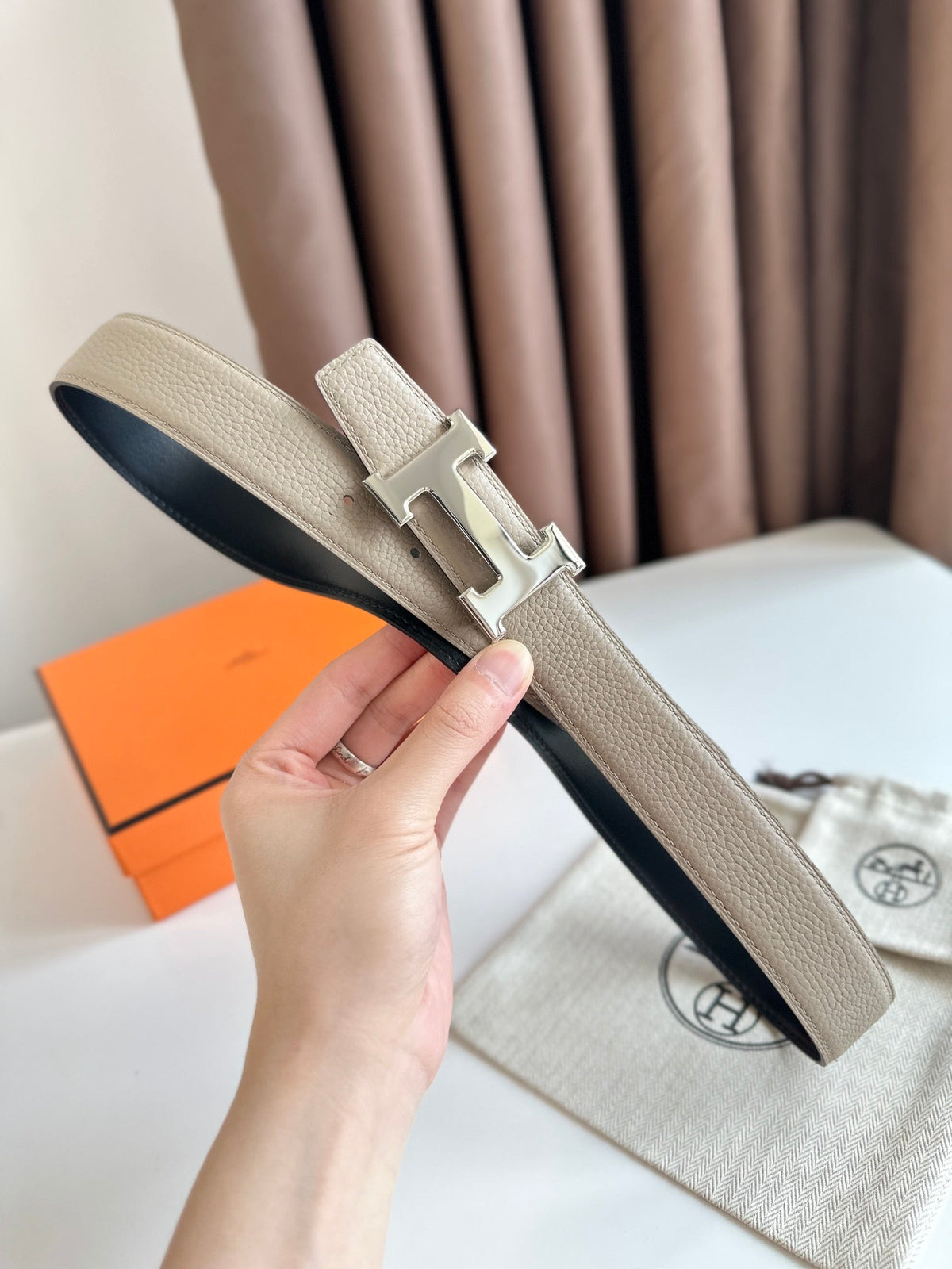 HM Silver H Buckle & Reversible 32mm Belt Beige mix Black leather 124653