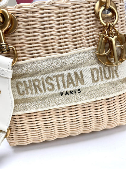 medium lady 24 bamboo basket white canvas