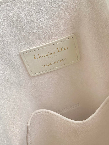 MEDIUM C'EST 24 IN WHITE CD-EMBOSSED CALFSKIN