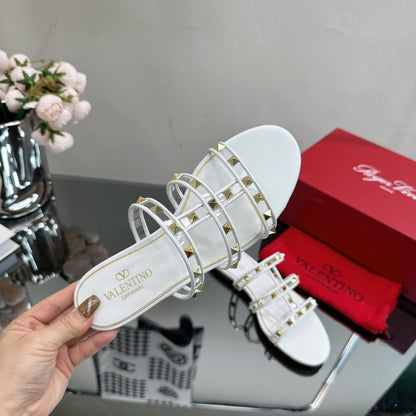 VT 25 Rockstud Flat Sandals White PVC Sheepskin 331947