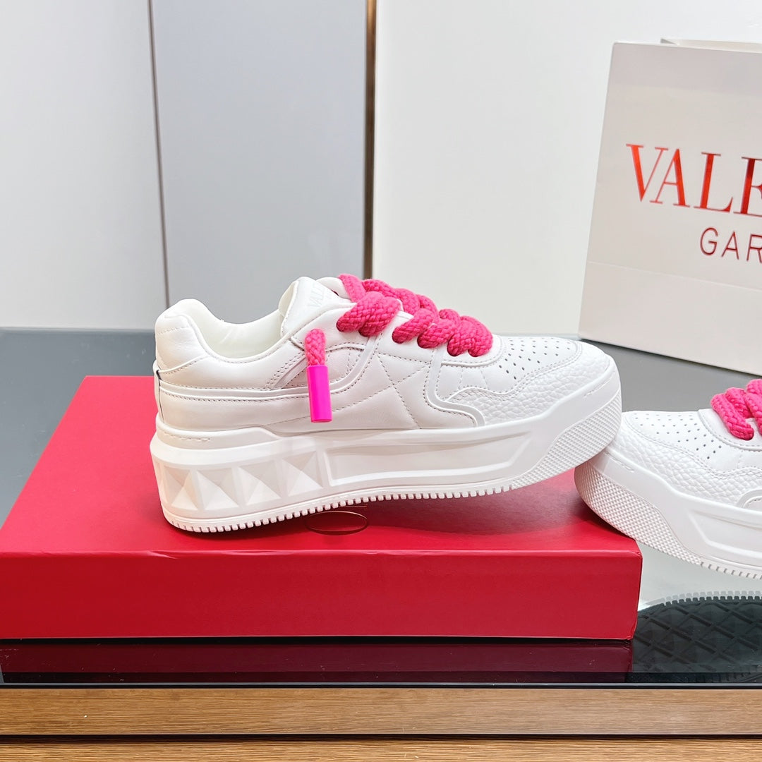 VT 2025 Garavani Sneakers White Pink Cowhide 546989