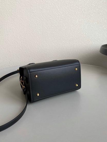 BOSTON 20 HANDBAG IN BLACK CALFSKIN