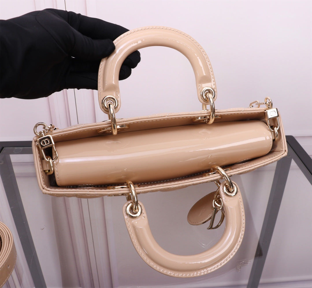 MEDIUM LADY D-JOY 26 BEIGE LAMBSKIN