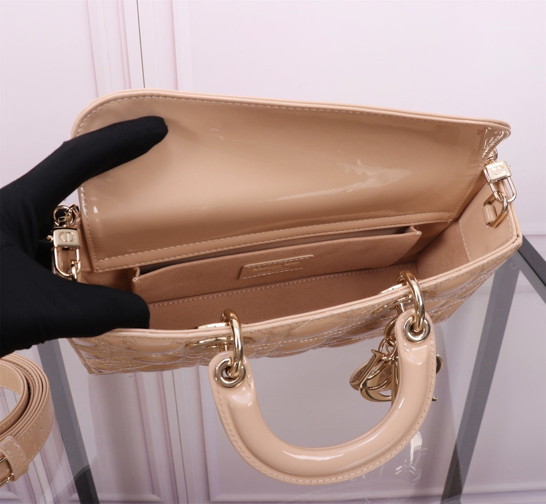 MEDIUM LADY D-JOY 26 BEIGE LAMBSKIN