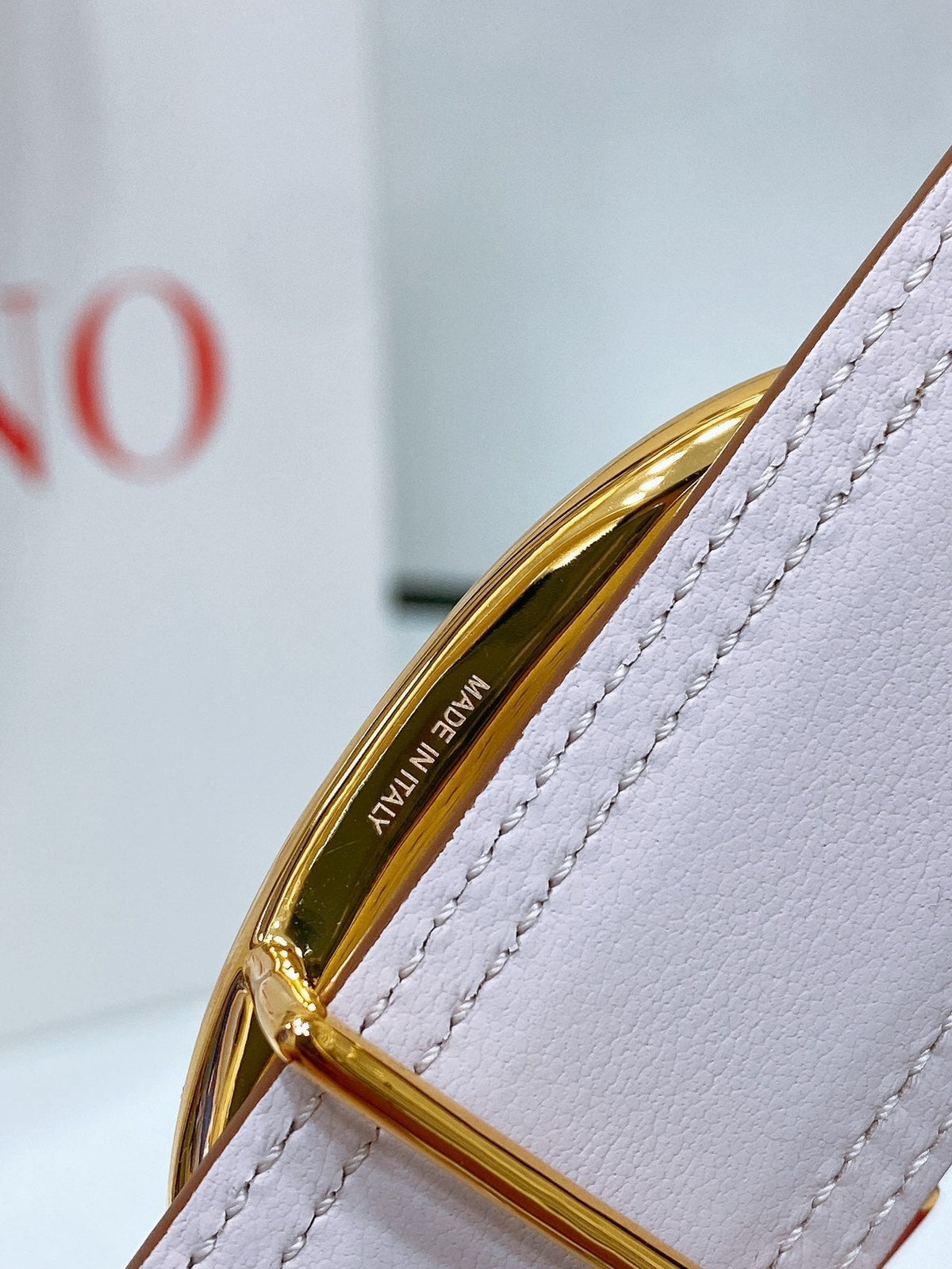 The Bold Edition Belt 30mm White Calfskin Gold Buckle