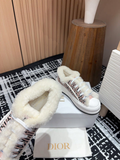 CD Walk'n'Dior Platform Sneaker Pale Pink Canvas And Fleece Lining