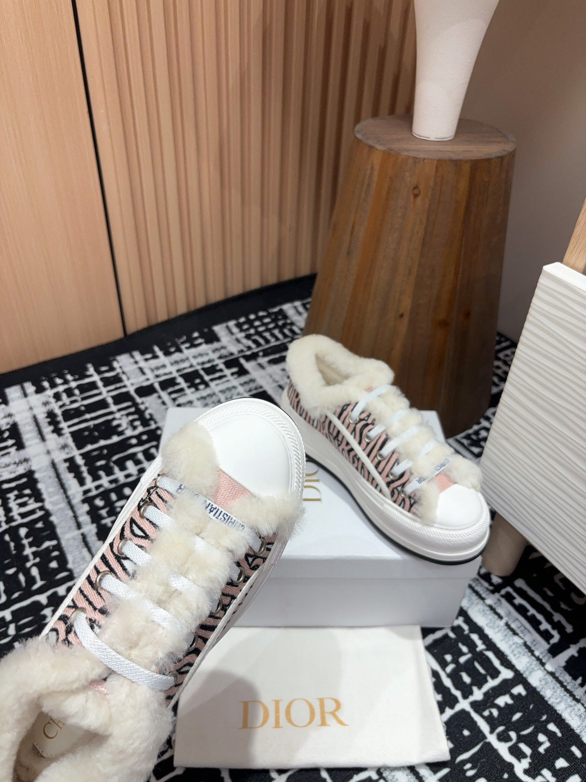 CD Walk'n'Dior Platform Sneaker Pale Pink Canvas And Fleece Lining