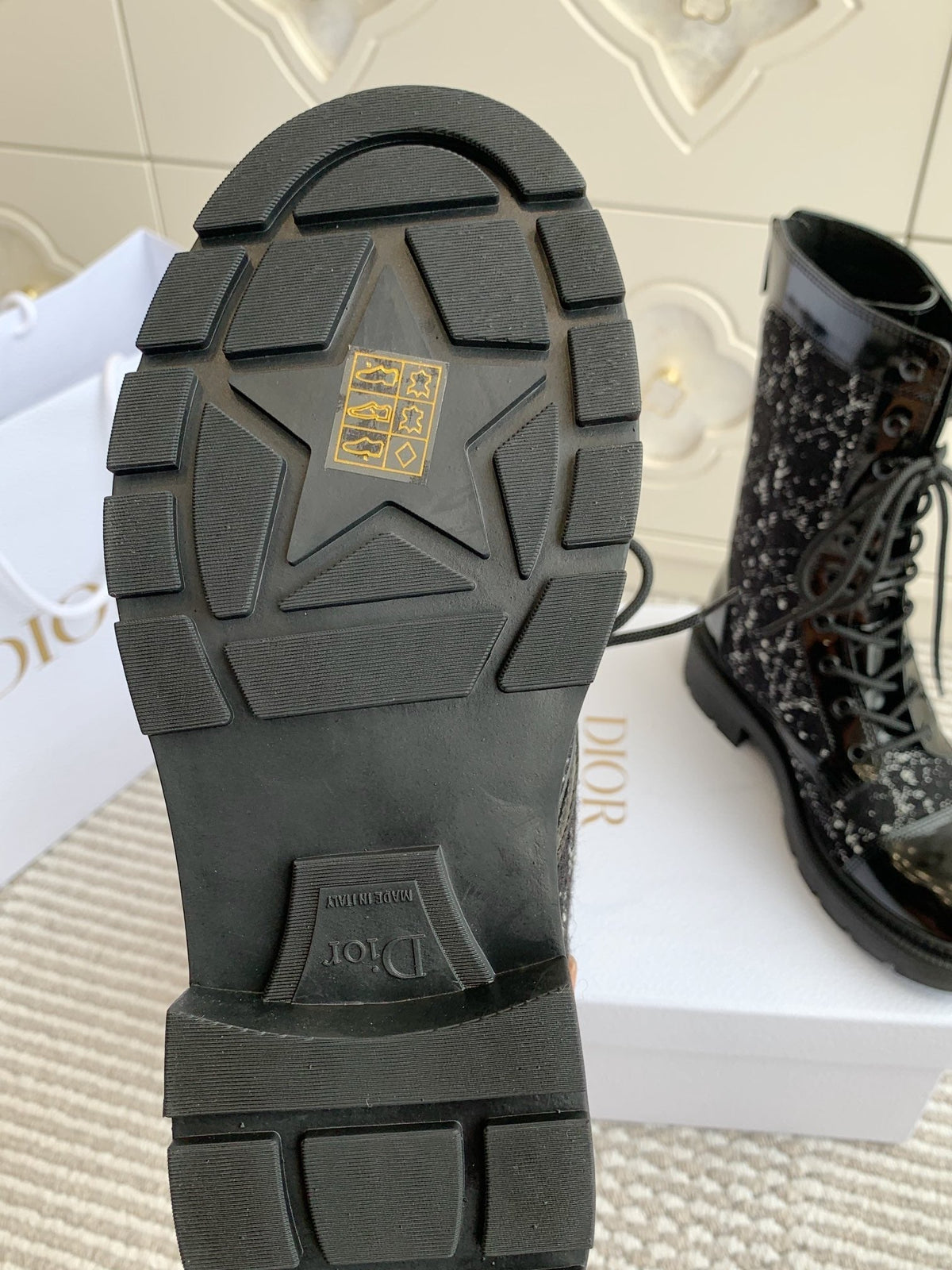 CD D-Unit Ankle Boot In Black Tweed Fabric And Glossy Cowhide 105086