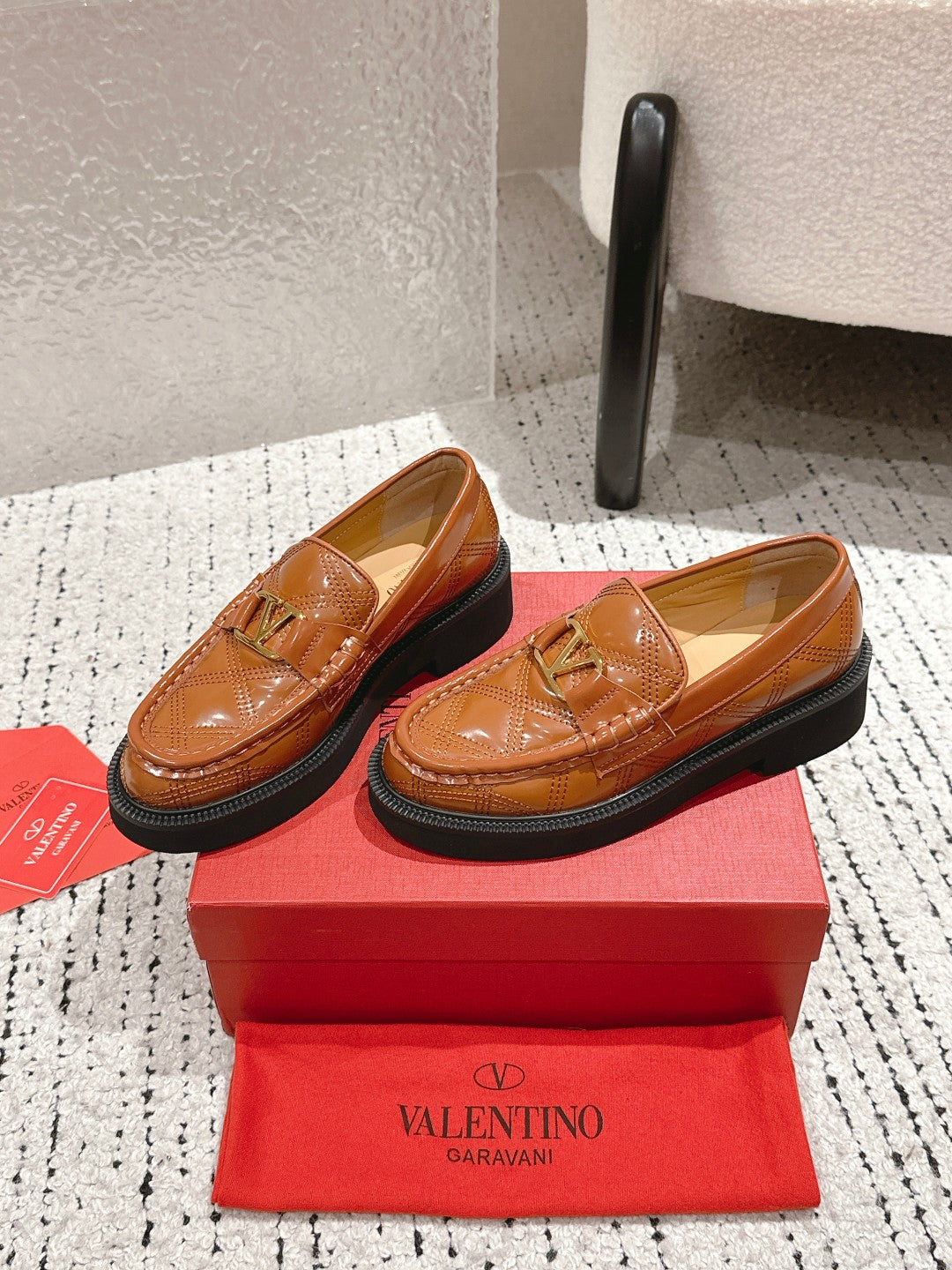 VT Vlogo Loafer Brown Patent Leather