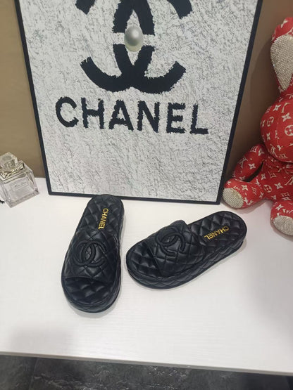 CC 26s Quilted Slide Sandals In Black Calfskin