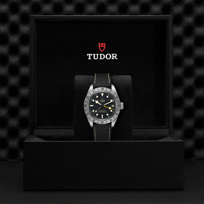 Black Bay Pro 39mm - Black on Hybrid Rubber/Leather Strap
