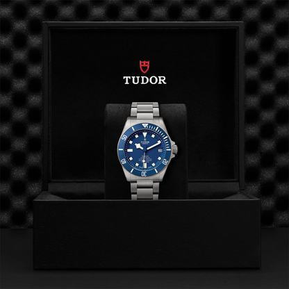 Pelagos Titanium 42mm - Blue, Ceramic Bezel on Bracelet w/ Extra Rubber Strap