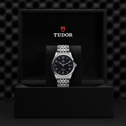 1926 41mm - Black on Bracelet