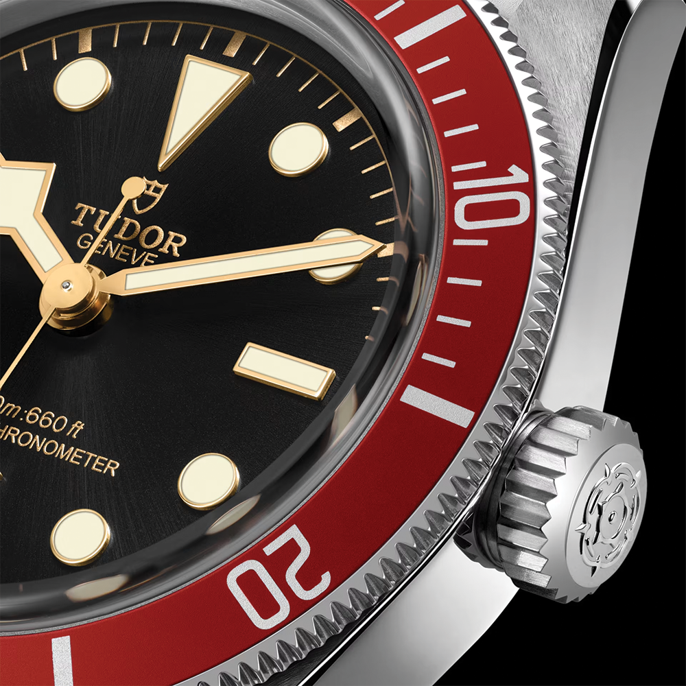Black Bay 41mm - Black, Burgundy Bezel on Bracelet