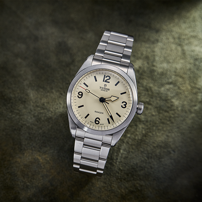 Ranger 39mm - Beige on Bracelet