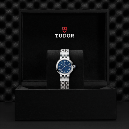 Clair de Rose 26mm - Blue on Bracelet