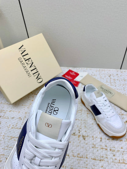 VT 25 Low Top Garavani Sneaker White Blue Cowhide 331677