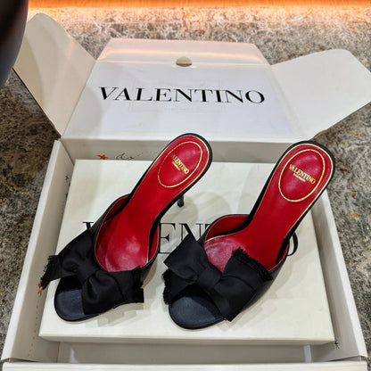 VT 26s Slide Sandals 105 Black Red Cowhide 709642